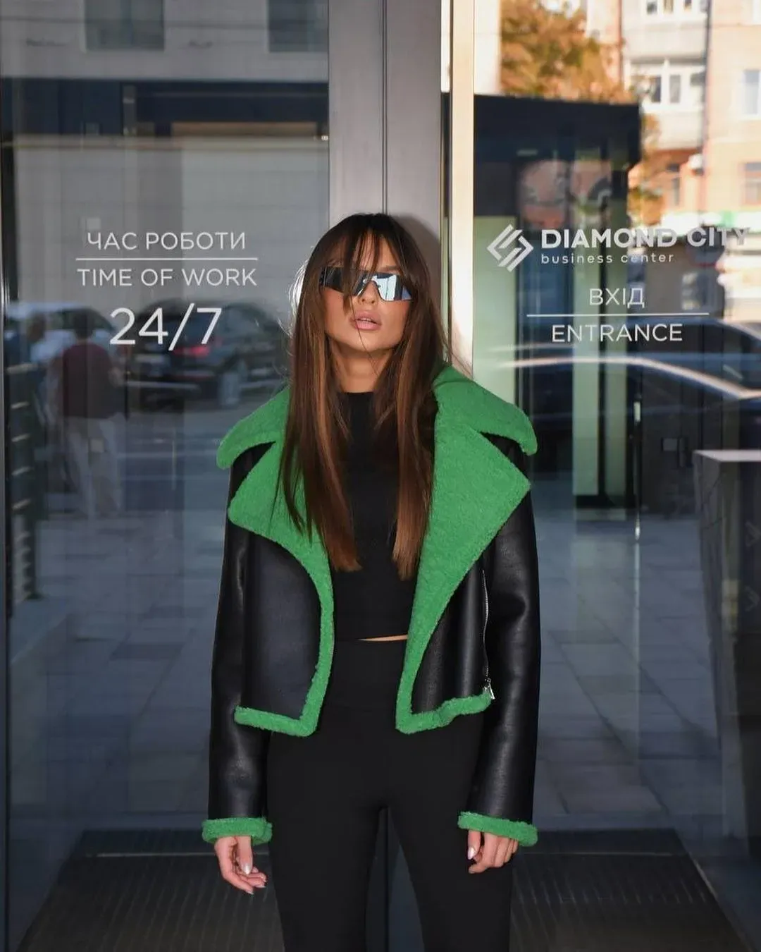 20 Pieces) Wholesale Autumn Winter Women Fashion Warm Fleece-Lined Lapel Long Sleeve Coat