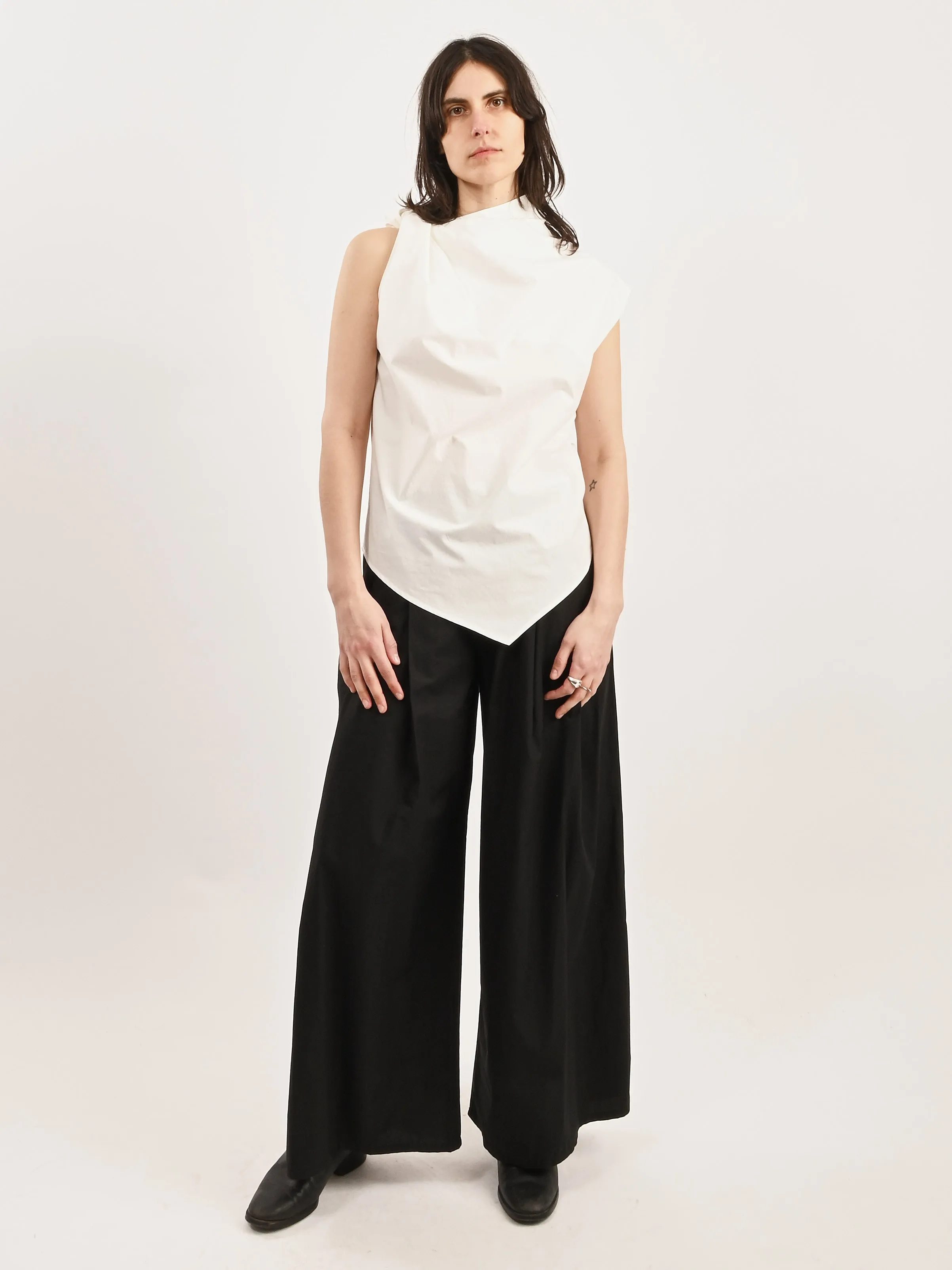 Chalk Twist Shoulder Top