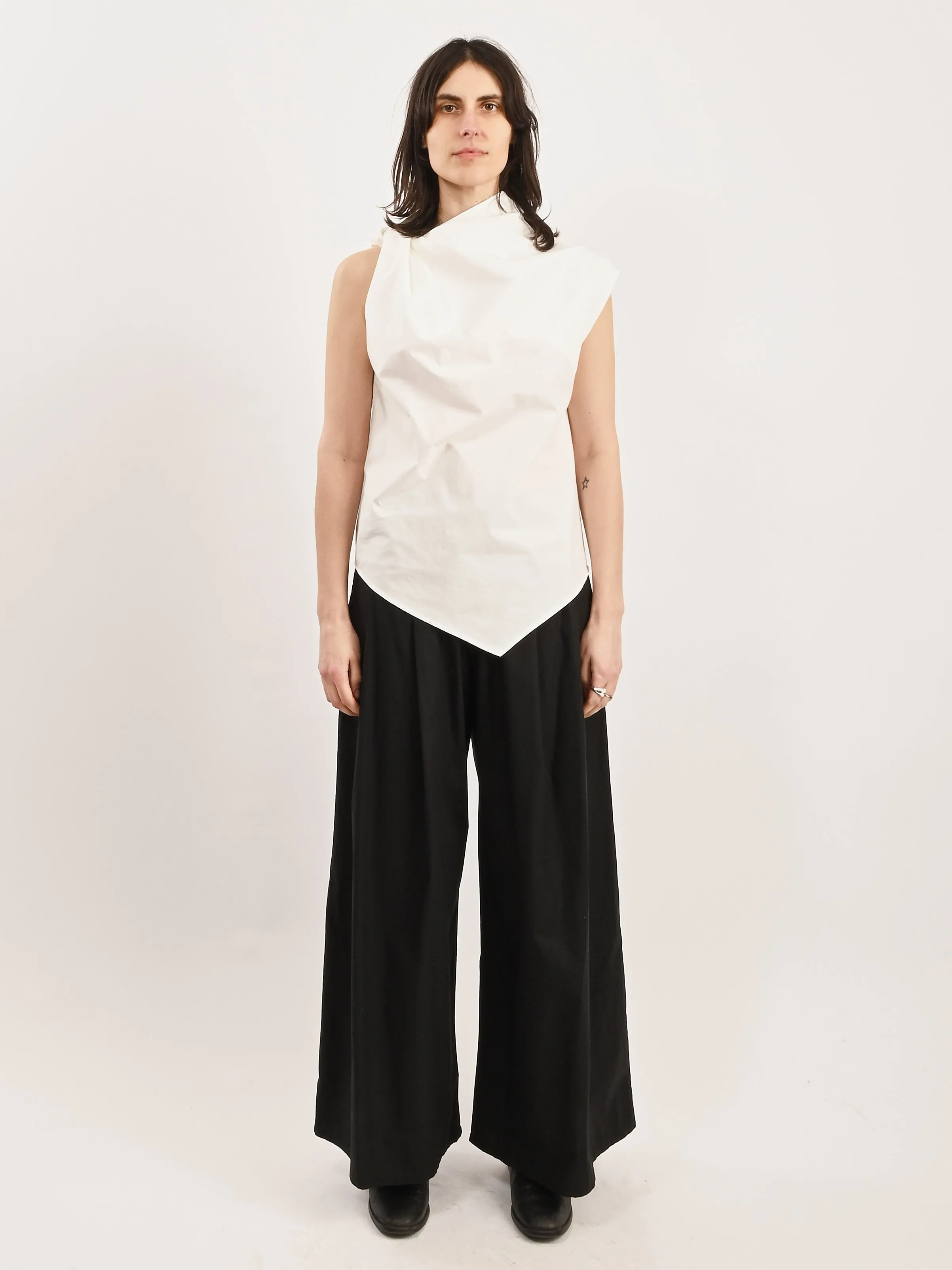 Chalk Twist Shoulder Top