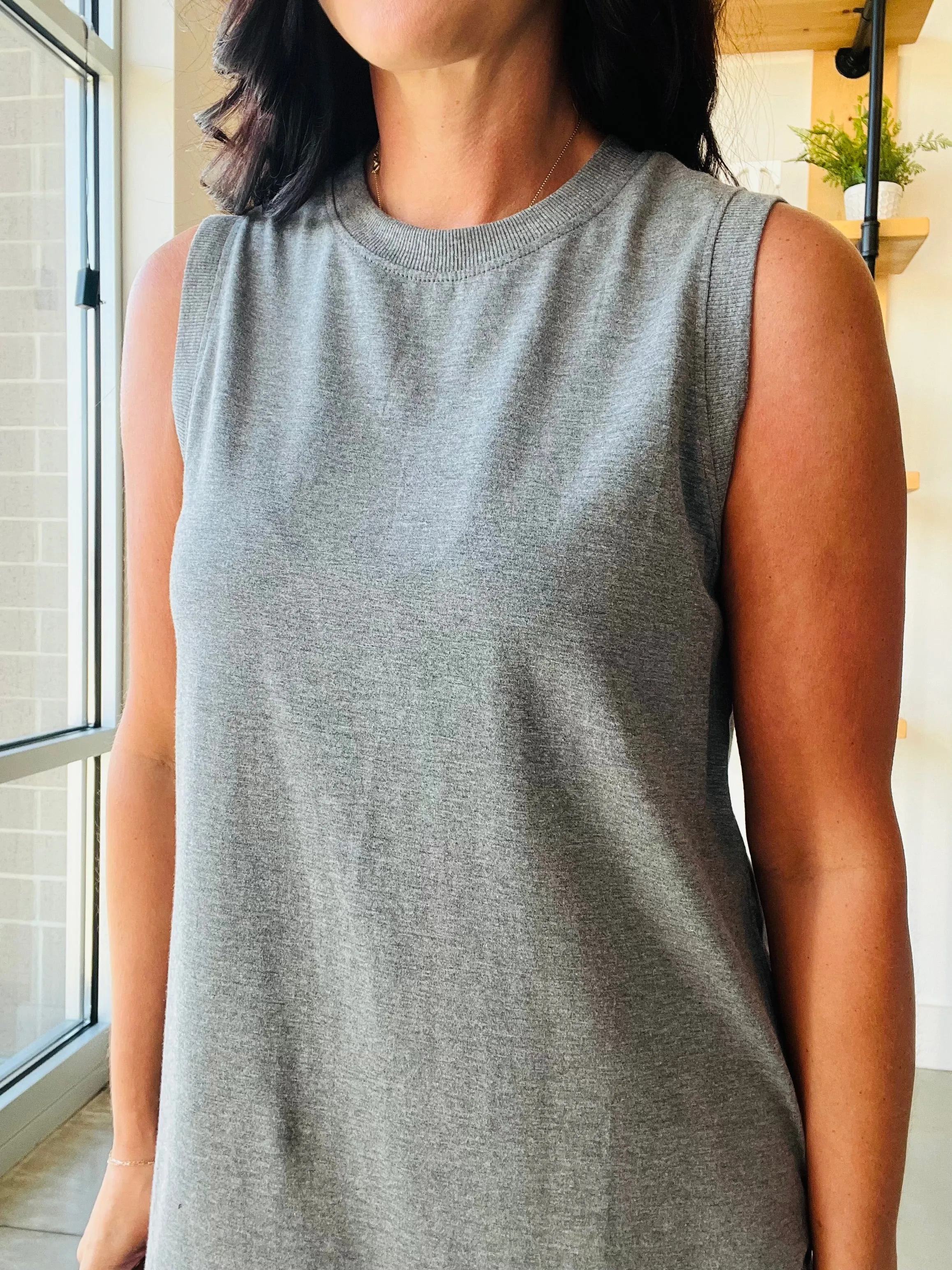 Notched Sleeveless Tank - Heather Gray